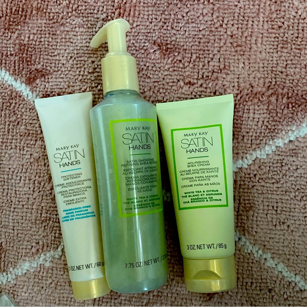 Mary Kay Satin Hands Set